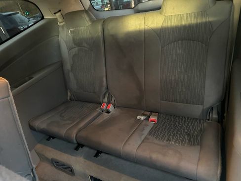 Used 2017 Chevrolet Traverse LS FWD image 10