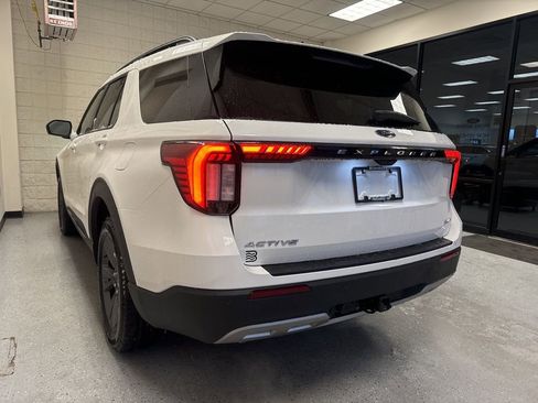 New 2026 Ford Explorer Active w/ Active Comfort Package AWD/4WD image 16