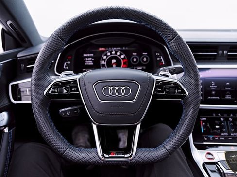 Used 2025 Audi RS 7 Performance AWD/4WD image 72