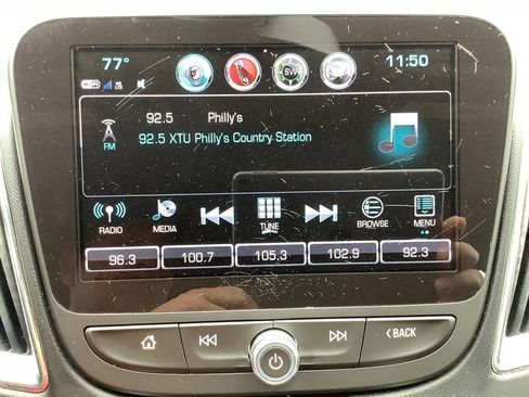 Used 2017 Chevrolet Malibu LT FWD image 17