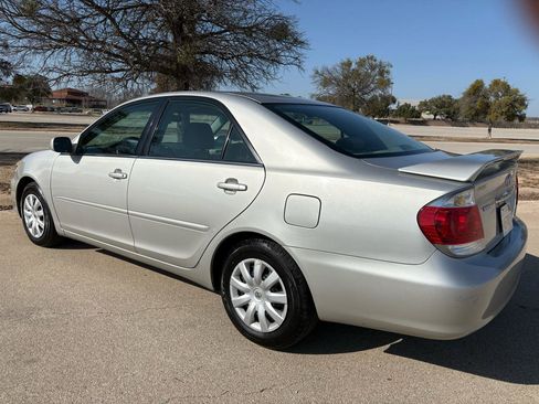 Used 2005 Toyota Camry LE image 7