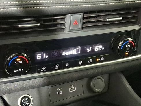Used 2023 Nissan Rogue SV AWD/4WD image 17