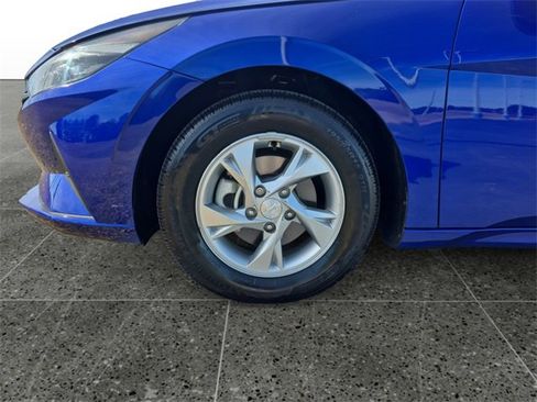 Used 2023 Hyundai Elantra SE image 14