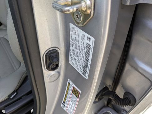 Used 2019 Honda CR-V LX image 42