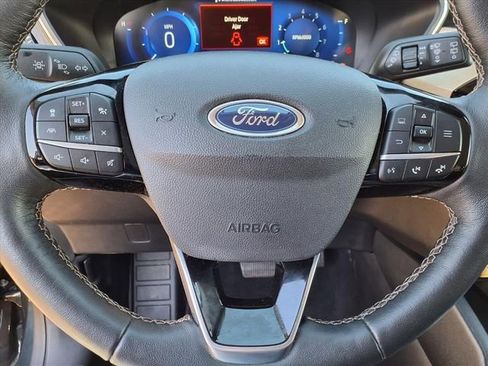 Certified 2022 Ford Escape Titanium w/ Titanium Elite Package AWD/4WD image 22