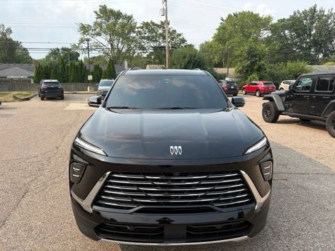 Used 2026 Buick Enclave Preferred w/ Power Package AWD/4WD image 9