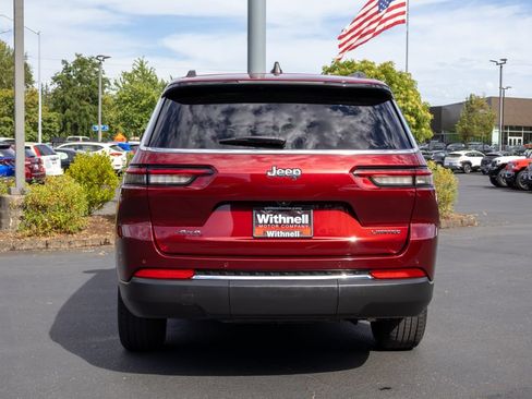 Used 2023 Jeep Grand Cherokee L Limited w/ Trailer Tow Group (B) AWD/4WD image 8