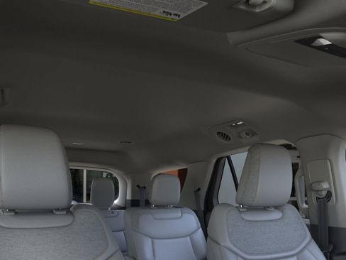 New 2025 Ford Explorer Active w/ Active Comfort Package image 22