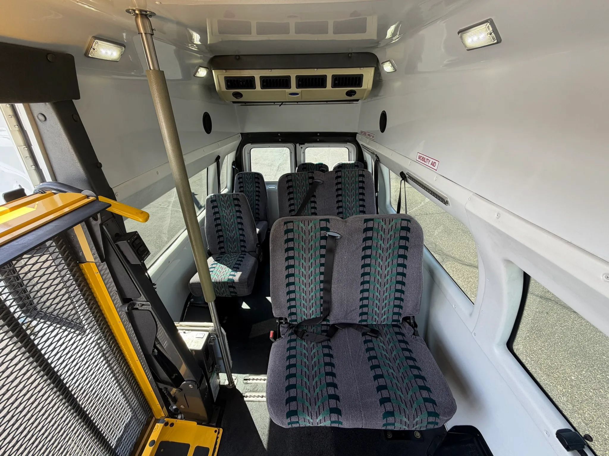 Used 2011 Ford E-350 and Econoline 350 Extended Super Duty RWD image 19