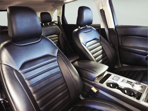 Used 2022 Ford Edge SEL w/ Convenience Package AWD/4WD image 39