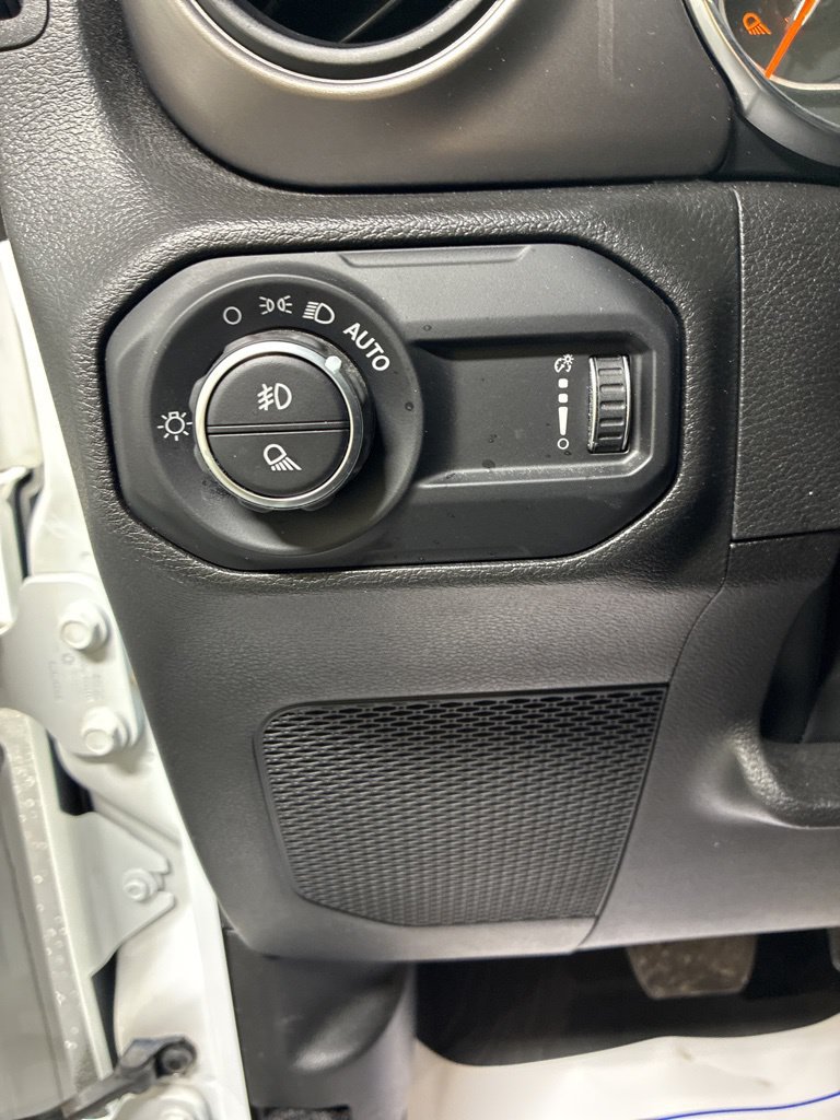 Used 2023 Jeep Gladiator Sport AWD/4WD image 12