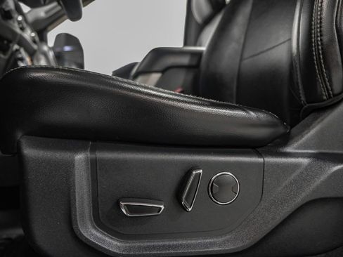Used 2019 Ford F250 Lariat w/ Lariat Ultimate Package AWD/4WD image 32