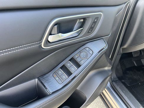 New 2026 Nissan Rogue Platinum w/ Platinum Premium Package image 13