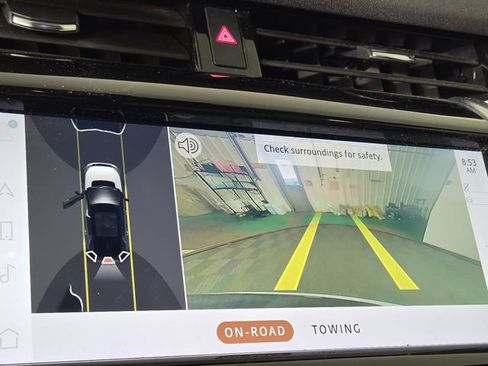 Used 2023 Land Rover Discovery Sport SE R-Dynamic AWD/4WD image 17