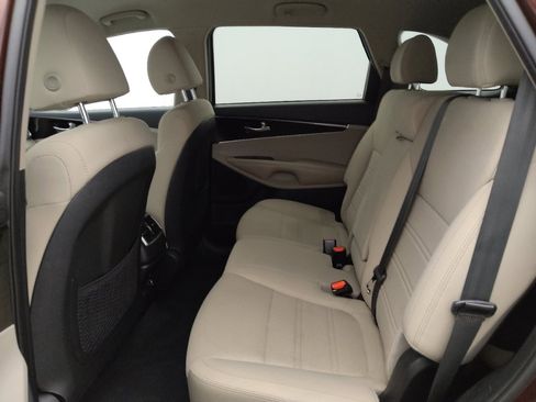 Used 2019 Kia Sorento AWD image 18