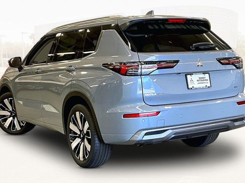 New 2026 Mitsubishi Outlander SEL FWD image 3