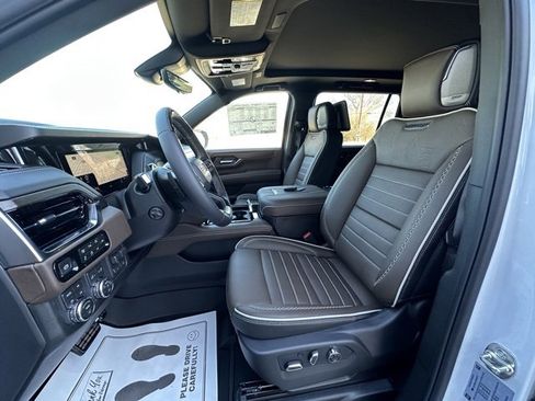 New 2026 GMC Yukon XL Denali Ultimate w/ LPO, Floor Liner Package image 16