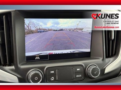 Used 2024 GMC Terrain SLT AWD/4WD image 32