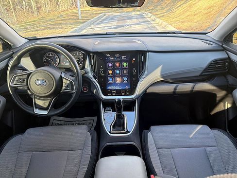Used 2022 Subaru Outback Premium image 18