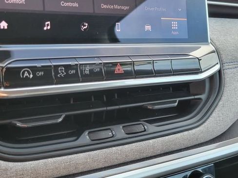 Used 2022 Jeep Compass Latitude image 32