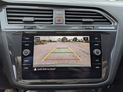 Certified 2022 Volkswagen Tiguan SE image 26