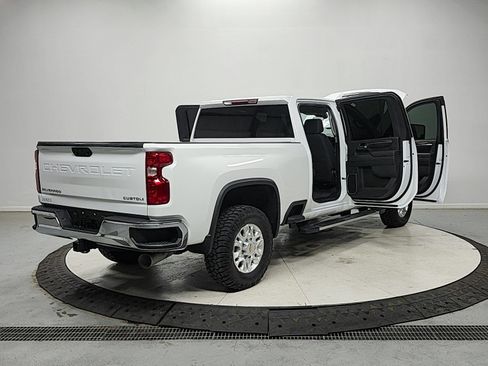 Used 2024 Chevrolet Silverado 2500 LT AWD/4WD image 15