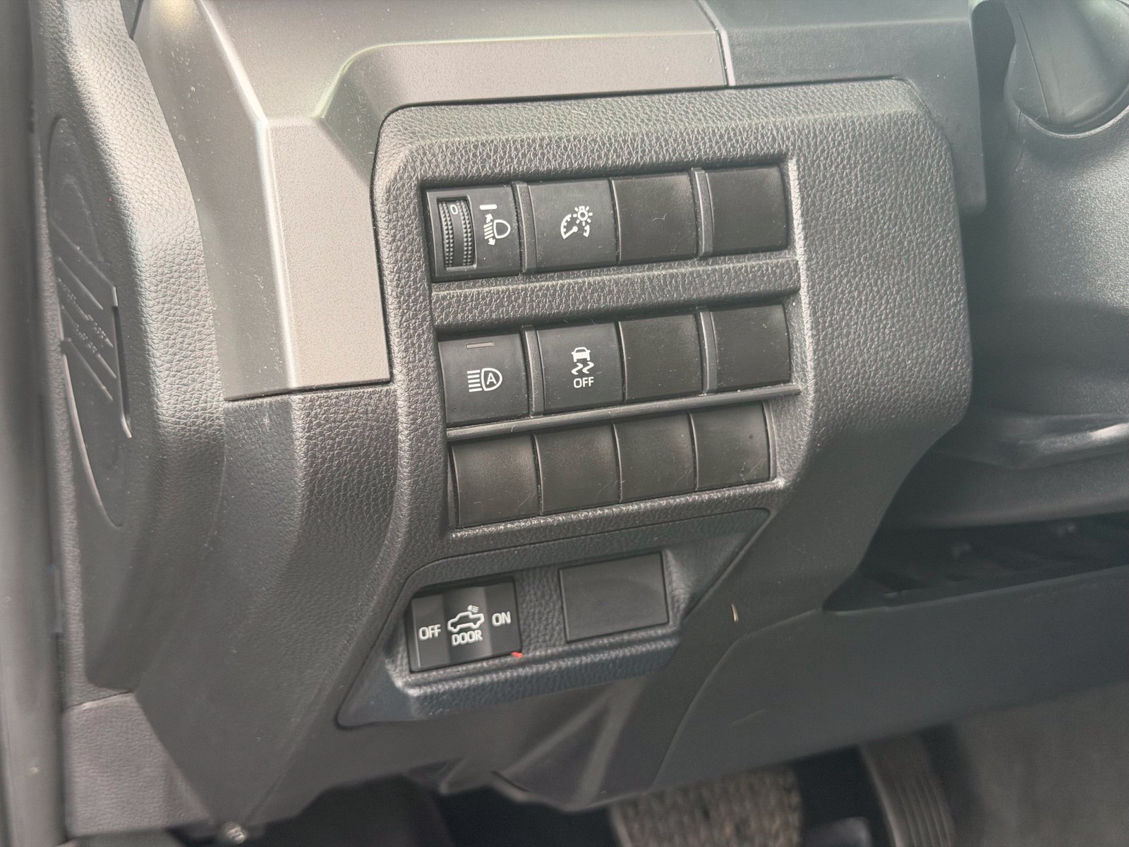 Used 2024 Toyota Tacoma SR5 AWD/4WD image 14
