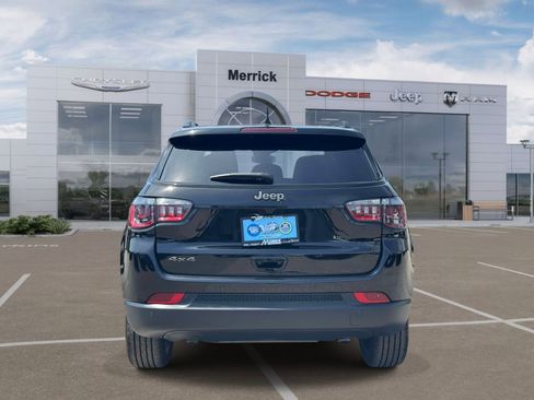 Used 2025 Jeep Compass Limited w/ Sun & Sound Group AWD/4WD image 7