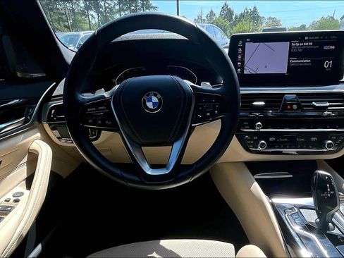 Certified 2023 BMW 530i w/ Premium Package image 6