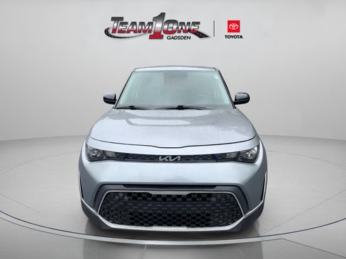 Used 2023 Kia Soul S FWD image 2