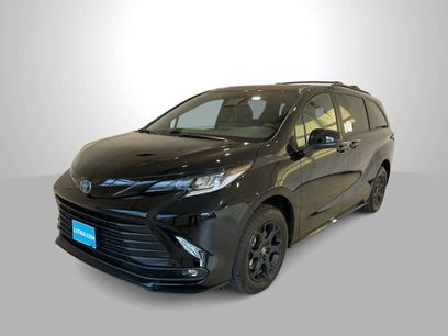 New 2025 Toyota Sienna XLE Woodland Edition