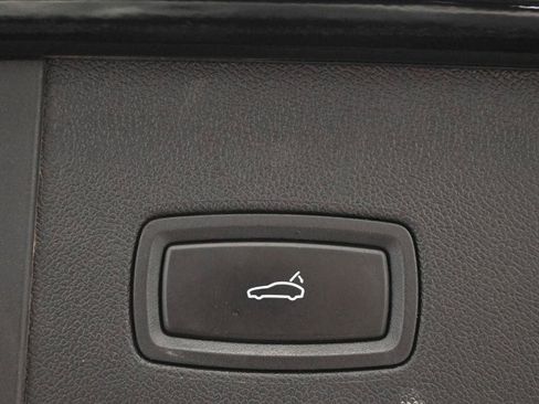 Used 2019 Porsche Cayenne AWD/4WD image 18