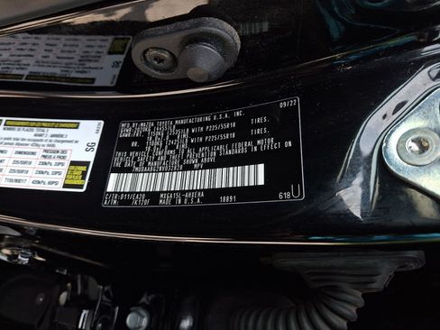Used 2022 Toyota Corolla Cross XLE w/ Convenience Package AWD/4WD image 28