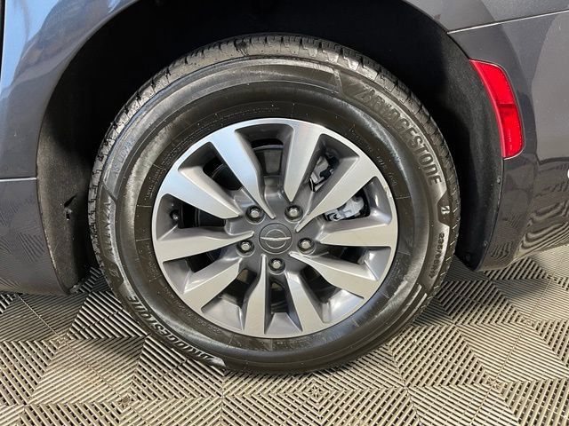 Used 2021 Chrysler Pacifica Limited FWD image 10