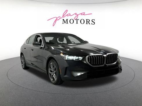 Used 2026 BMW 530i xDrive w/ Convenience Package AWD/4WD image 4