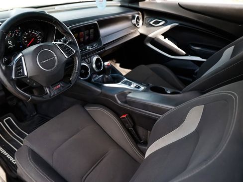Used 2016 Chevrolet Camaro SS RWD image 16