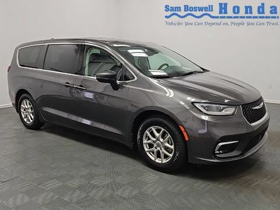 Used 2023 Chrysler Pacifica Touring-L