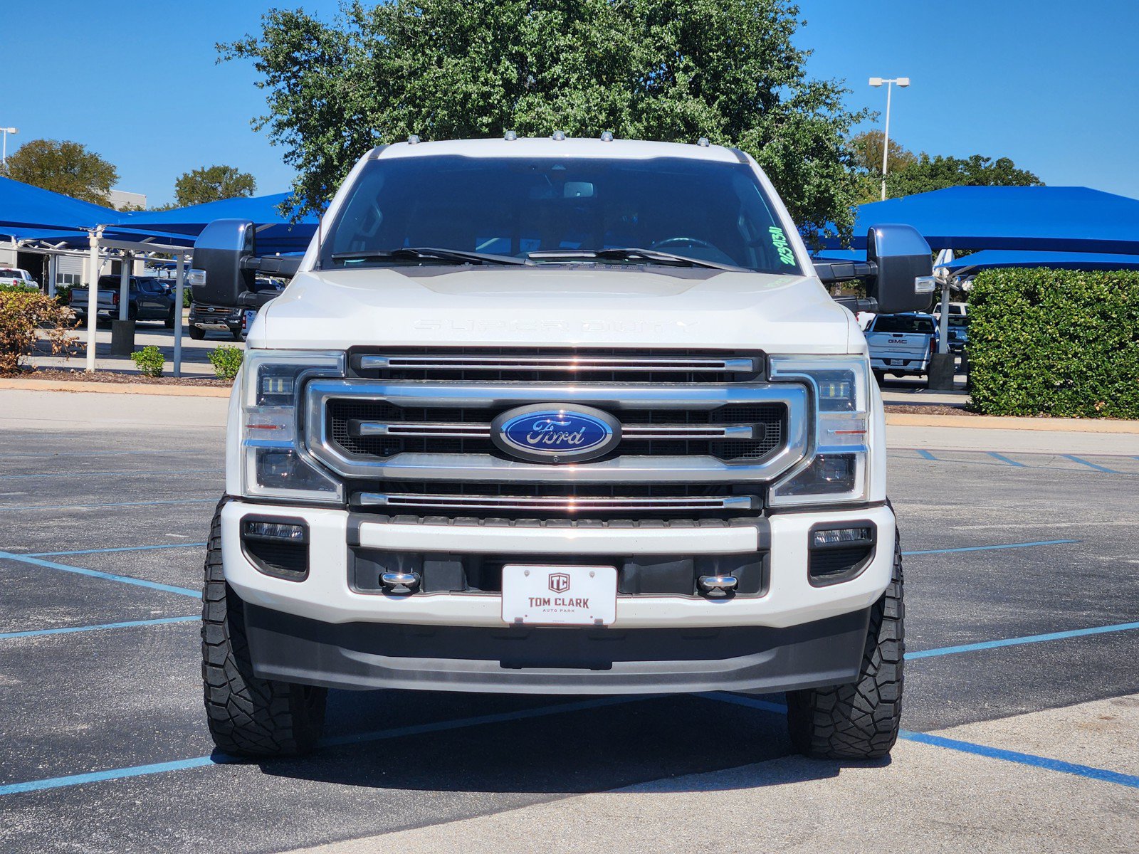 Used 2022 Ford F250 Platinum w/ FX4 Off-Road Package AWD/4WD image 32