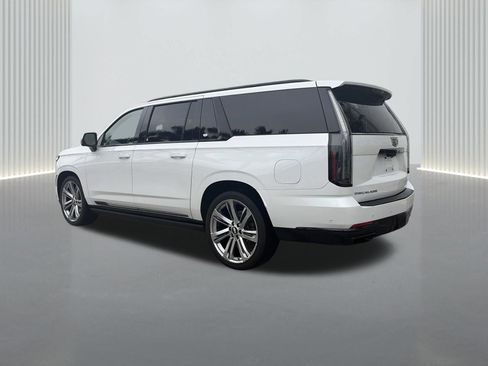 Used 2025 Cadillac Escalade ESV Sport Platinum AWD/4WD image 4