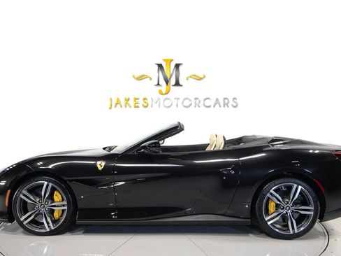Used 2020 Ferrari Portofino image 2