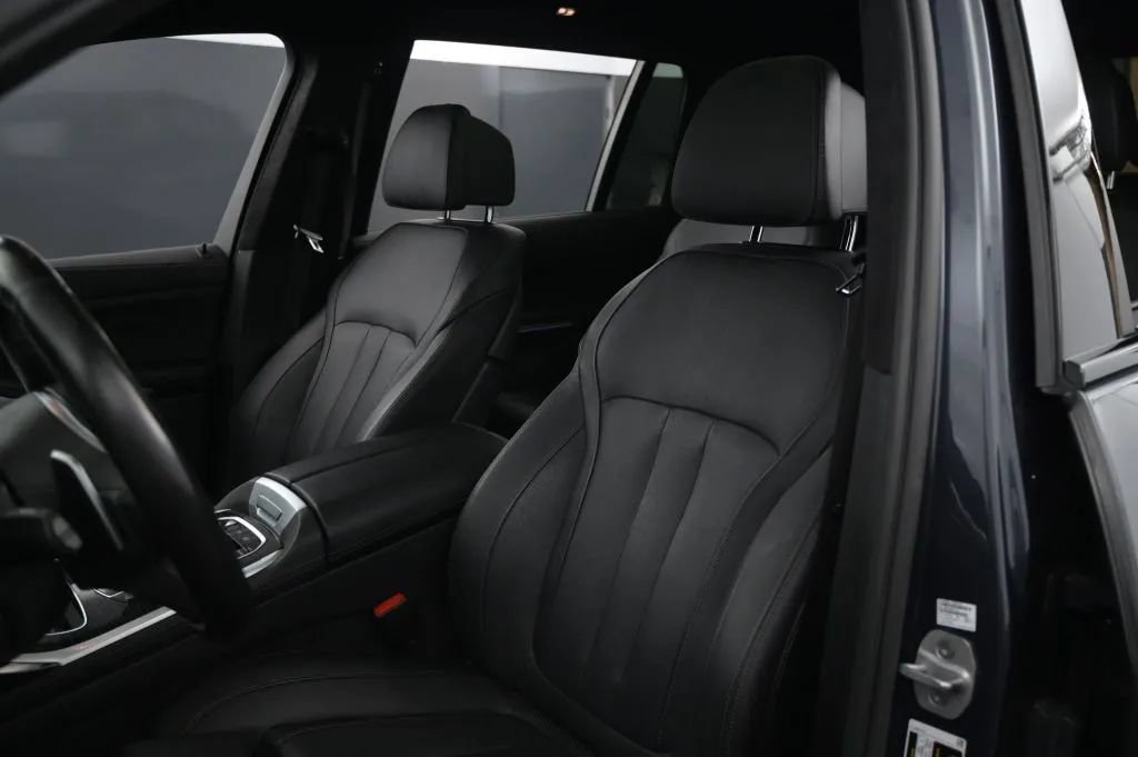 Used 2021 BMW X7 xDrive40i w/ M Sport Package AWD/4WD image 43