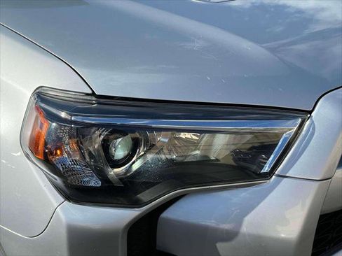 Certified 2022 Toyota 4Runner TRD Off-Road Premium image 11