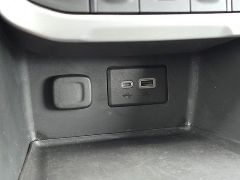 Certified 2023 GMC Acadia SLE image 15