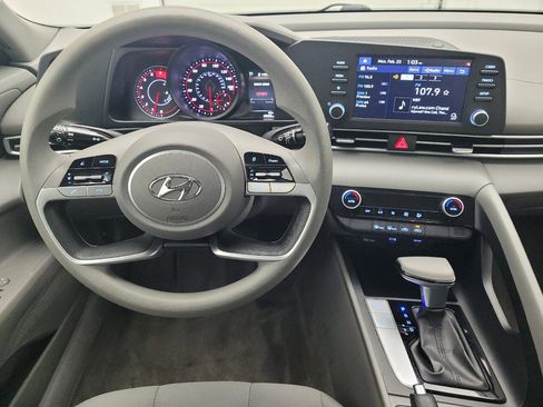 Used 2021 Hyundai Elantra SEL image 22