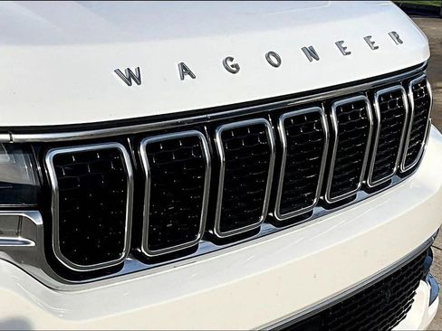 Used 2024 Jeep Wagoneer L Series II w/ Flexible Seating Group AWD/4WD image 34