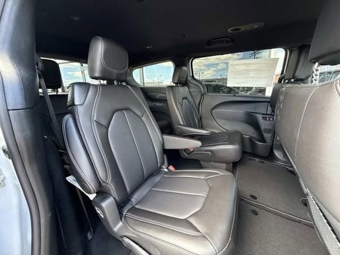 New 2026 Chrysler Pacifica Select FWD image 37
