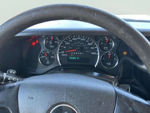Used 2016 Chevrolet Express 2500 Extended image 23