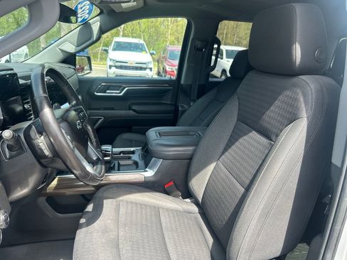 Used 2022 Chevrolet Silverado 1500 LT Trail Boss w/ Convenience Package II AWD/4WD image 19