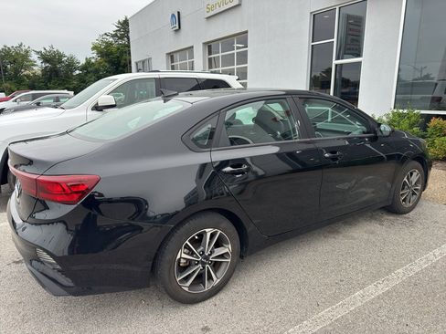 Used 2023 Kia Forte LXS FWD image 8