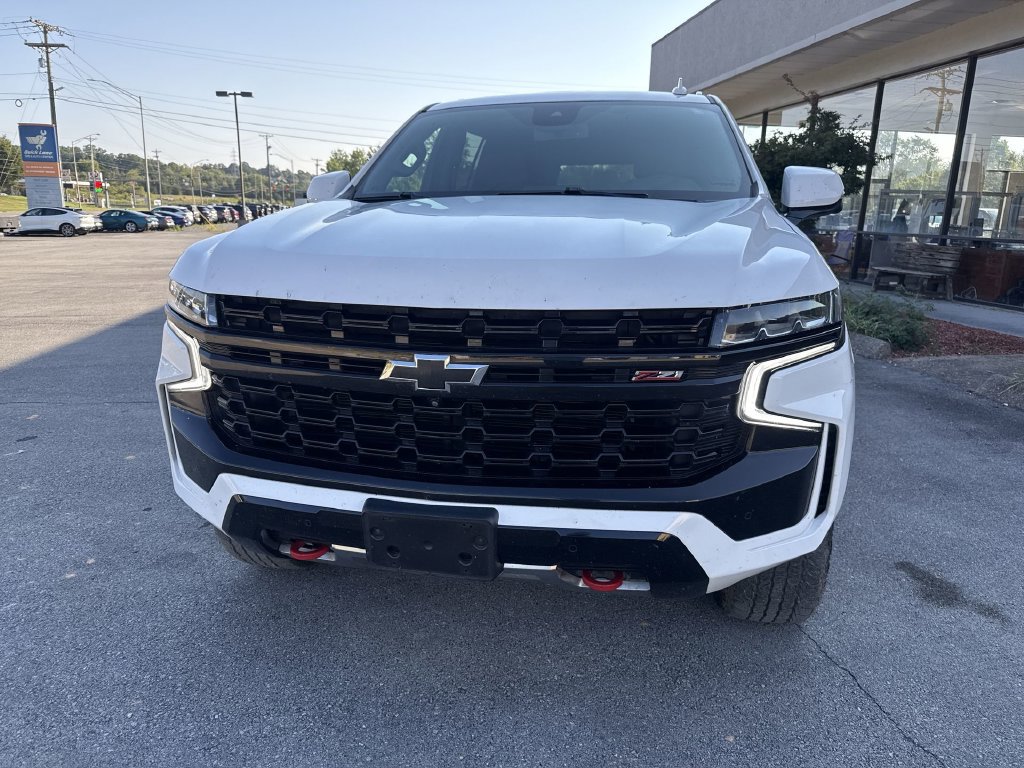 Used 2024 Chevrolet Suburban Z71 w/ Luxury Package AWD/4WD image 2